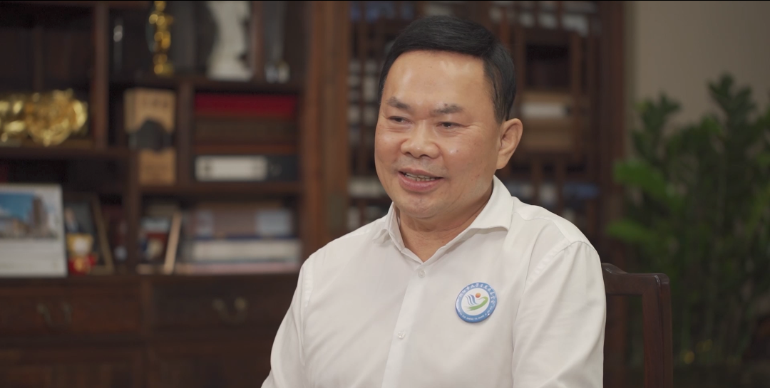 公益的力量丨中裝建設(shè)董事長(zhǎng)莊重：慕賢思齊，大山儒商丹心為公益